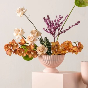 Cuenco de flores de metal de forma redonda para el hogar, sala de estar, decoración de mesa, jarrones de flores hechos a mano con acabado rosa, cuencos - Product Image 1