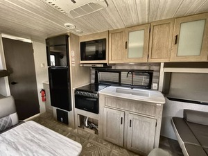 Caravane d'occasion 2023 F-o-r-e-s-t R-i-v-e-r S-a-l-e-m Cruise L-i-t-e 261BHXLX prête à la vente - Product Image 2
