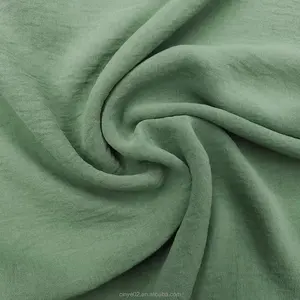 Passen Sie Textil materialien Crinkle Plain Gefärbtes Polyester gewebtes Cey-Crê pe-Gewebe an den indonesischen Markt an