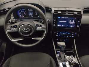 Super Gray 2024 Tucson SEL Fleet AWD Volante a la Izquierda Interior Oscuro R17 Techo Solar Arranque Remoto Asientos de Cuero Premium Automático - Product Image 3