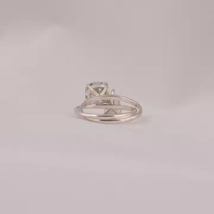 Bague de fiançailles de luxe classique en or massif 14KT pour filles Triangle carré coussin taille diamant cultivé en laboratoire certifié IGI - Product Image 4