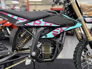 Nueva moto de cross eléctrica Sur-Rons Hyper Bee - Product Image 6