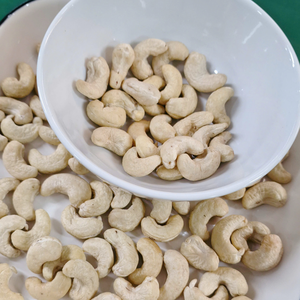 Emballage de marque privée Santigo noix de cajou Kaju Badam noyau de noix de cajou W320 première qualité - Product Image 1