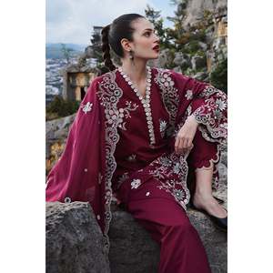 Ensemble de vêtements pour femmes en tissu Khaddi brodé avec dupatta et pantalon - Product Image 4