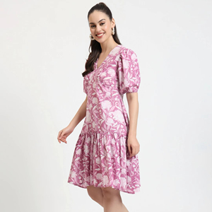 Sati Factory Summer Casual Floral Print Midi Dress Rosa Blanco Cuello en V con mangas abullonadas Silueta suelta Cintura natural - Product Image 1