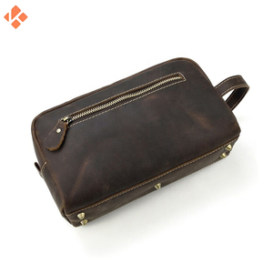 Wholesale Waterproof Large <b>Travel</b> Shaving <b>Kit</b> For Men Gift Toiletry Wash Bag With Hook Men Vintage Leather Toiletry Bag - Product Image 3
