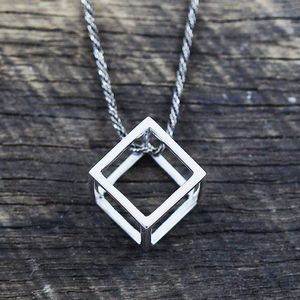 Collier en acier inoxydable argenté avec pendentif carré découpé avec collier de chaîne de câble rond au meilleur prix - Product Image 3