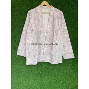 Veste matelassée en coton indien vente en gros manteau d'hiver à imprimé floral fait à la main manteau court de style kimono bohème - Product Image 2