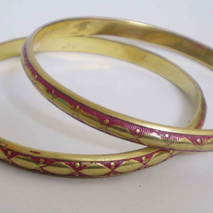 Bracelet en cuivre émaillé rouge artisanal de haute qualité tendance pour femmes, élégant, plaqué or, bijoux de mariée indiens, mode ethnique - Product Image 1