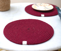 Ensemble de 6 sets de dessous-de-plat ronds en coton de couleur rouge, plus écologiques et modernes, tressés, 15 pouces, fabriqués en Inde