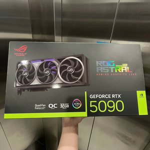 Tarjeta Gráfica ASU ROG Astral GeForce RTX 5090 32GB GDDR7 OC Edition 4K 8K para Juegos - Product Image 1