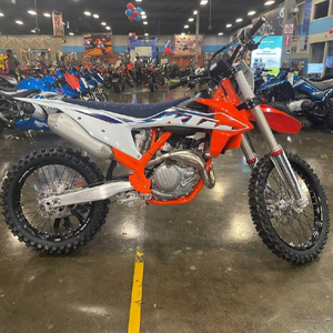 Motocicletas KTM 450 SX-F Estándar NUEVAS y AUTÉNTICAS de 2022 - Product Image 1