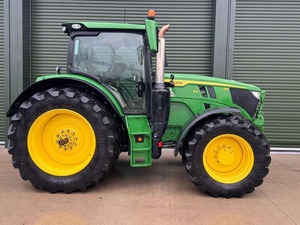 รถแทรกเตอร์เกียร์ขับเคลื่อน 4 ล้อ ยี่ห้อ John รุ่น 6R 185 70 แรงม้า ปี 2022 คุณภาพสูง พร้อมปั๊ม เกียร์ บ็อกซ์ ลูกปืน ขายในราคาพิเศษ - Product Image 3