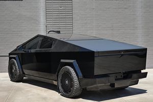 Tesla Cybertruck Foundation Series 2024, 600 ch, double moteur, transmission intégrale, capacité de conduite autonome complète, roues T Sportline de 24 pouces - Product Image 5