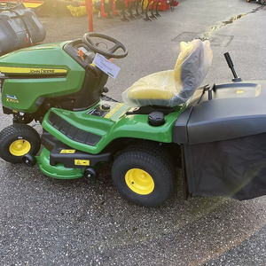 Tracteur de pelouse John Dere X948 24HP à transmission par engrenages 4x4 vert avec siège et roues jaunes - Product Image 4