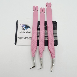 Pince à épiler pour cils Lucky Lash Tools, pointe en fibre rose, acier inoxydable, design en arc de précision, pince à épiler durable avec poignée diamantée - Product Image 4