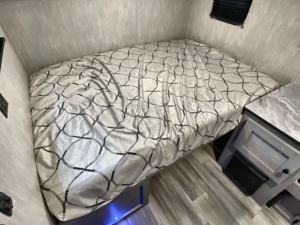 Camping-cars Forest River Viking d'occasion 2024 - Construction moderne en acier inoxydable et aluminium - Capacité 2 à 4 personnes - Product Image 3