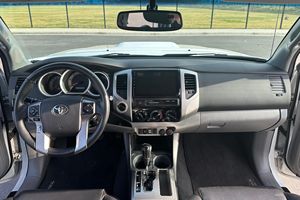 รถกระบะ TRD Pro Double Cab 4x4 เครื่องยนต์ V6 พลังแรง ขับเคลื่อน 4 ล้อ มือสอง - Product Image 3