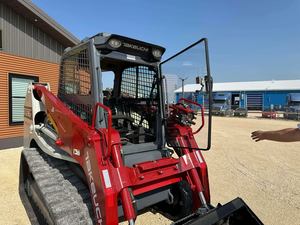 จัดส่งฟรี TAKEUCHI TL R2 / V2 ซีรีส์ รถตักล้อยางแบบสกิดสเตียร์ ได้รับการรับรองมาตรฐาน EPA และ CE พร้อมมอเตอร์ไฮดรอลิก Eaton ปั๊ม แกนกระบอกสูบ เกียร์บ็อกซ์ และชุดเกียร์ - Product Image 6