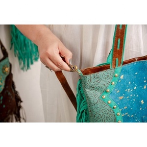 Nouveau Offre Spéciale Discount métallisé fourrure cuir fourre-tout sacs femmes sous les bras sacs à main haute qualité taureau crâne pièce sac à provisions - Product Image 2