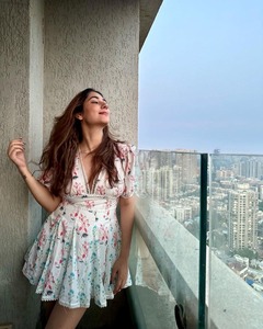 Vestido corto bohemio de algodón 100% indio hecho a mano, elegante vestido de boda personalizado con dobladillo acampanado a la venta - Product Image 2