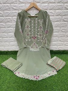 Costume pakistanais Kurti d'approvisionnement direct d'usine avec pantalon et Dupatta pour festival et fête au prix d'exportation - Product Image 5