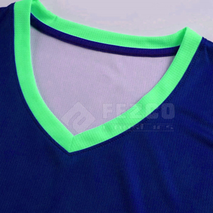 Uniforme de basket-ball pour hommes Slim Fit Concevez votre propre équipe Portez l'uniforme de basket-ball pour hommes à séchage rapide - Product Image 3