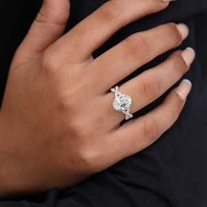 Anillo de Compromiso con Halo de Diamantes Cultivados en Laboratorio, Corte Ovalado de 1.0-3.5 Quilates con Banda Trenzada, Colección de Anillos de Diamantes Elegantes - Product Image 3