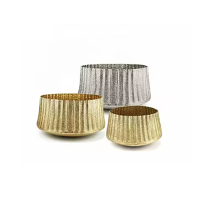 Jardinière en métal fini antique personnalisable, fabrication artisanale de luxe, décoration pour la maison et le jardin, utilisation intérieure et extérieure, qualité supérieure - Product Image 3