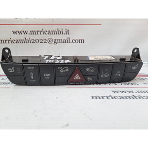 Pulsante di Blocco Porta MERCEDES ML W164 3a Serie A1648709510 (05>11) - Product Image 1
