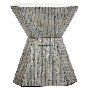 Table d'appoint de style moderne contemporain en aluminium, forme ronde, finition or et noir, décoration d'intérieur, salon - Product Image 2