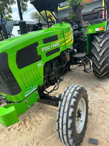 2011 Indo Farm 3055 DI 2WD Tractor de ruedas 50HP Potencia nominal utilizada con componentes de núcleo de motor de engranaje Ecológico Alta productividad - Product Image 2