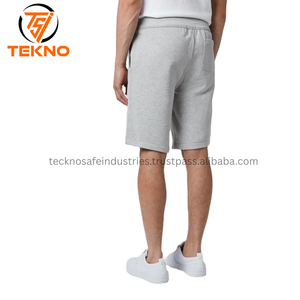 Conçu pour le mouvement, le short de fitness est doté d'un tissu évacuant l'humidité et d'un ajustement extensible pour soutenir la performance et vous garder en colère - Product Image 5