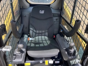 Chargeuse sur chenilles compacte puissante d'occasion 2023 Caterpillar 299D3 équipement lourd prêt à être expédié dans le monde entier - Product Image 2