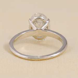 Bague de fiançailles solitaire en diamant de culture, taille ovale, bande en argent sterling/platine, fabrication artisanale, clarté VS1 - Product Image 4