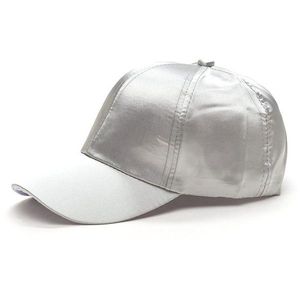 Casquettes de baseball argentées avec logos brodés Conception de logo personnalisé Couleurs vives personnalisées - Product Image 1