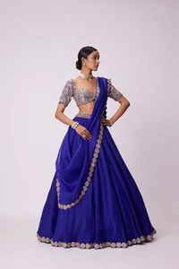 Lehenga de Georgette Suave Estilo Mariposa de Boutique India con Hermoso Trabajo de Lámina y Espejo, Ideal para Fiestas y Bodas, el Más Vendido, Ropa Festiva Moderna para Mujer - Product Image 3