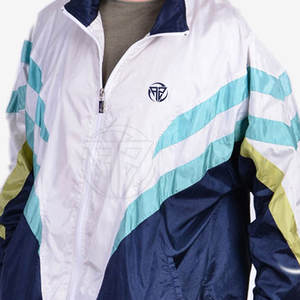 Veste coupe-vent décontractée d'hiver à coupe régulière avec tissu doux, construction résistante au vent, légère et écologique, motif uni - Product Image 5