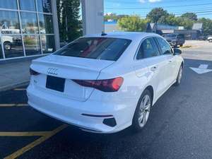 Audi A3 40 TFSI Premium FWD 2023 Usado, Color Blanco, Volante a la Izquierda, Llantas Cromadas R17, Asientos de Cuero, Sistema de Navegación, Arranque Remoto, Techo Solar - Product Image 3