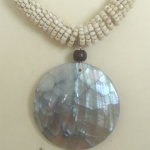 สร้อยคอโมเสกเปลือกหอยลายลูกปัดกลม เครื่องประดับงานศาสนา ทำด้วยมือ - Product Image 1