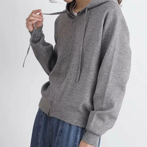 Sweat à capuche zippé décontracté et tendance pour femme, personnalisable OEM, confortable et respirant, dernière collection de sweats à capuche unis pour femme 2026 - Product Image 4