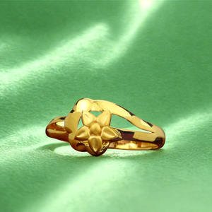 แหวนทองรูปดอกไม้หกกลีบแบบคลาสสิก |   ดีไซน์ทันสมัย น้ำหนักเบาเพียง 2 กรัม เหมาะสำหรับสวมใส่ในชีวิตประจำวัน |   เครื่องประดับทองคำสีเหลืองสำหรับผู้หญิง - Product Image 2