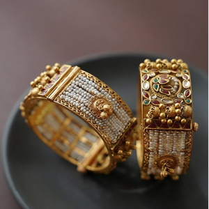 Kadas de latón con motivos de elefante y pavo real majestuosos. Estilo tradicional de templo. Disponible a precios de mayoreo. - Product Image 6