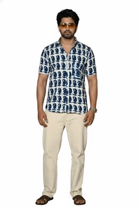 Camisa de Verano Informal, Estilo Étnico Ikat Bohemio, 100% Algodón Transpirable, Estampado a Mano, Ecológica y Personalizable para Hombre - Product Image 4