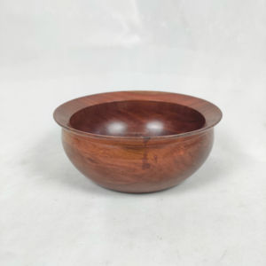 Tazón de madera de grado alimenticio para uso seguro en la cocina, el hogar o espacios comerciales, con acabado artístico y aspecto artesanal, en venta. - Product Image 1