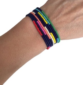 Bracelet de perles de rocaille colorées pour filles bijoux Boho faits à la main Bracelet perlé à la mode avec perles de rocaille avec un design personnalisé - Product Image 2