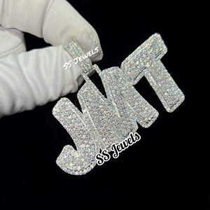 Colgante Hip Hop Personalizado con Nombre, Chapado en Plata de Ley, con Moissanita Corte Esmeralda VVS, Estilo Iced Out, con Cadena Cubana de 13 mm - Product Image 1