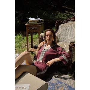 Mini-jupe bordeaux pour femme Topshow - Design élégant et tendance - Product Image 1