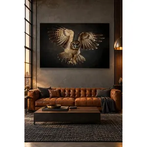 Impression sur toile de hibou Fida érigeant ses ailes dans l'obscurité - Product Image 4