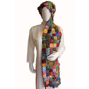 Écharpe longue en soie polyester multicolore faite à la main, style bohème, motif imprimé numérique, écharpes en soie recyclée - Product Image 5
